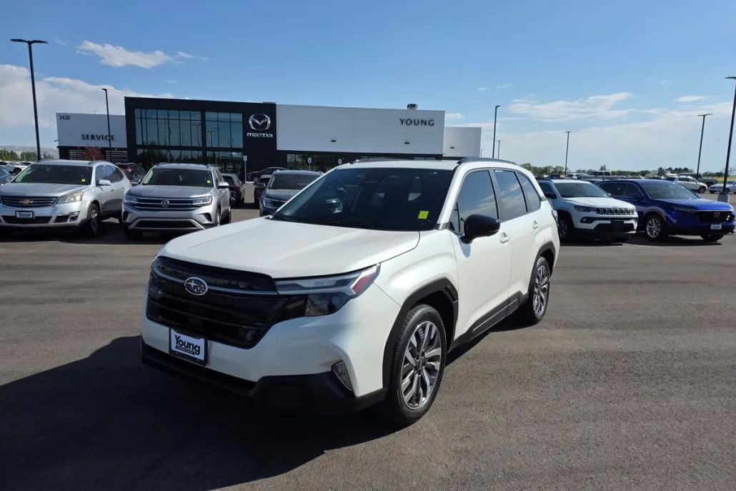 2025 Subaru Forester Touring photo 1