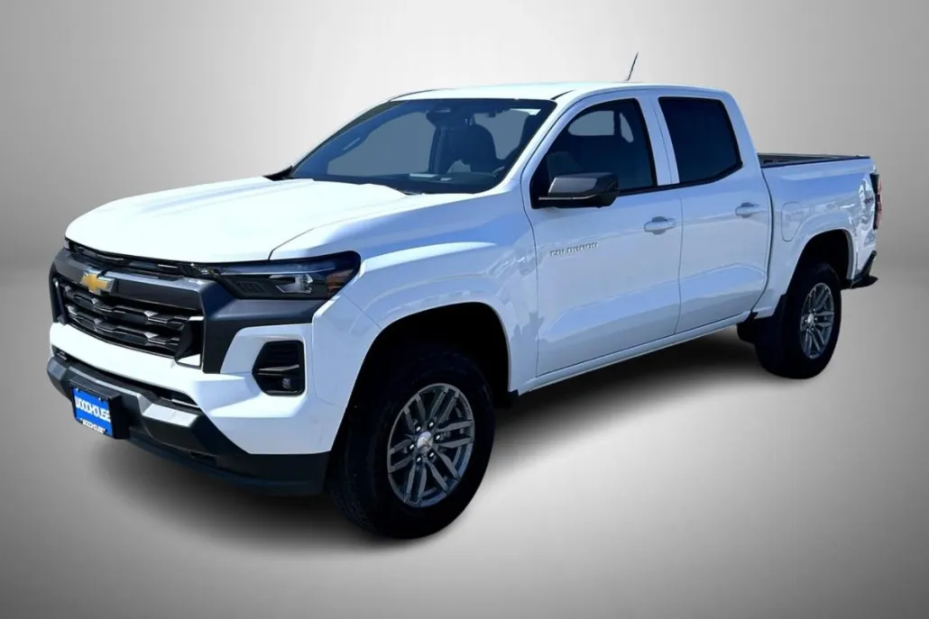 2026 Chevrolet Colorado LT photo 1