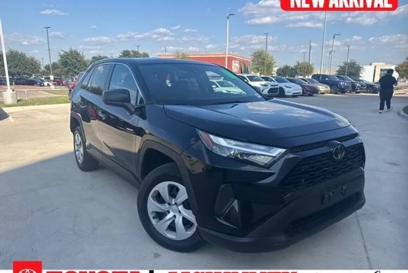 2024 Toyota RAV4 LE photo 1