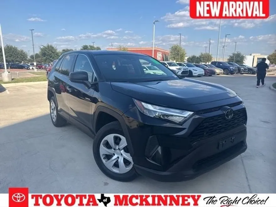 2024 Toyota RAV4 LE photo 1