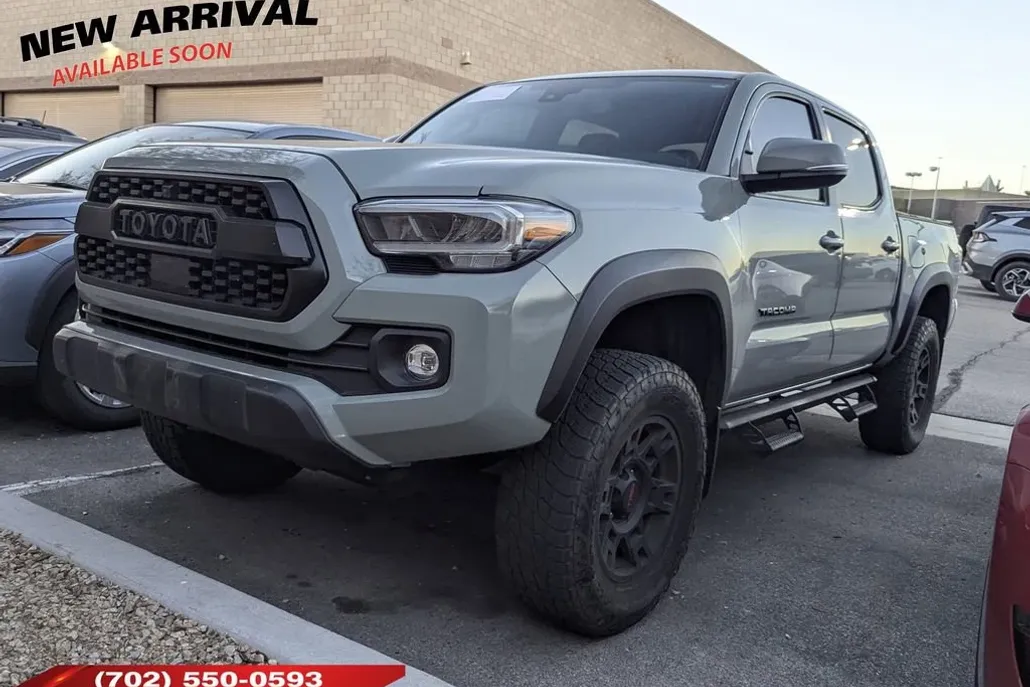2023 Toyota Tacoma TRD V6 photo 1