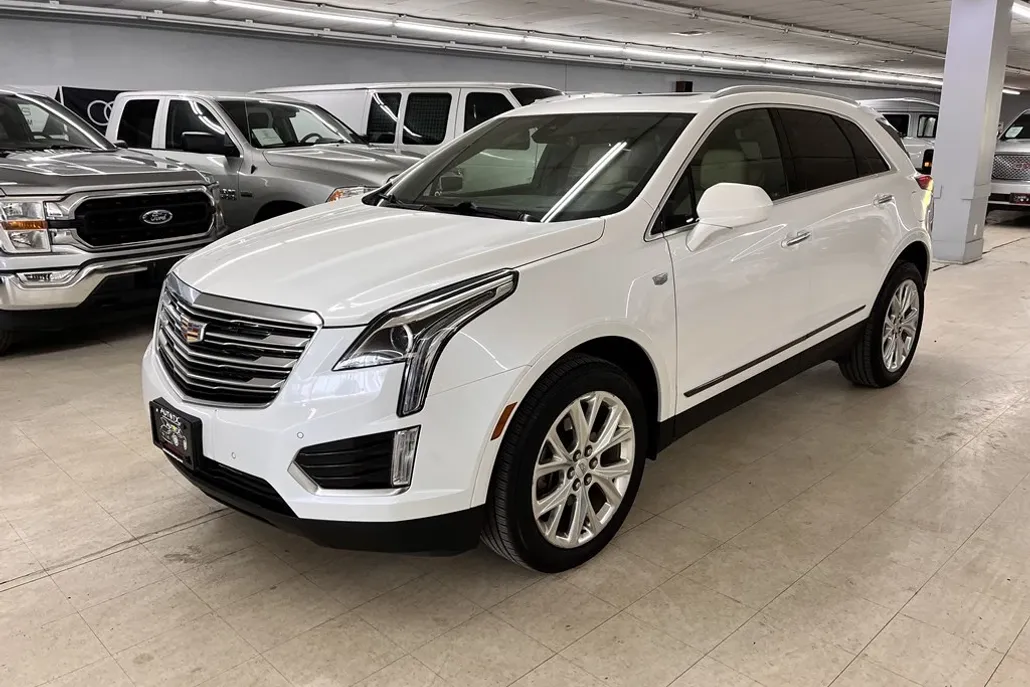 2017 Cadillac XT5 Luxury Sport photo 1