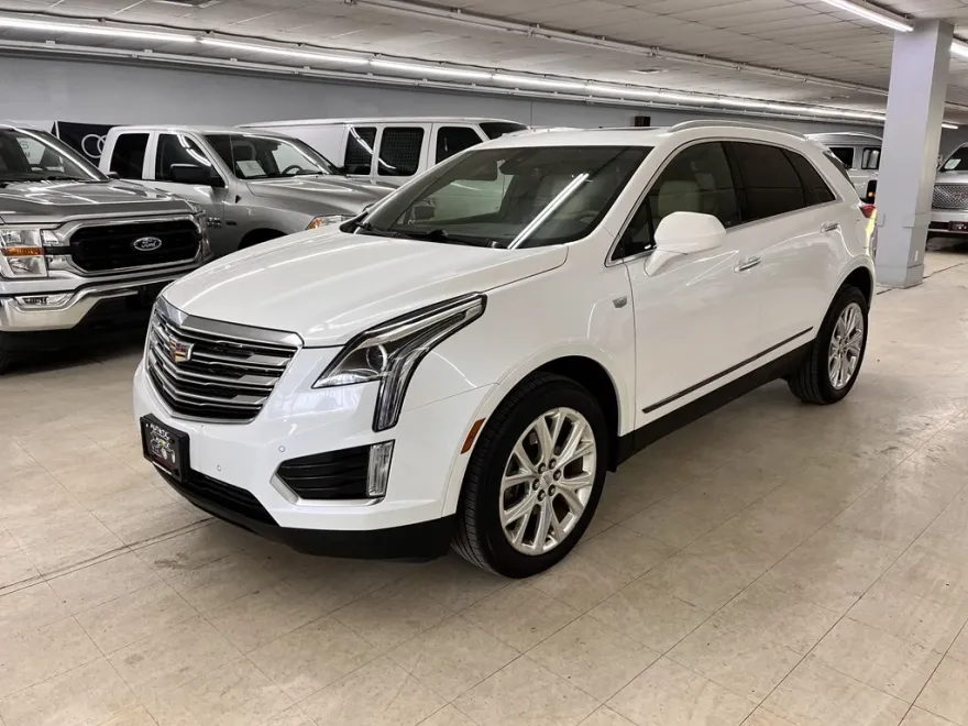 2017 Cadillac XT5 Luxury Sport photo 1