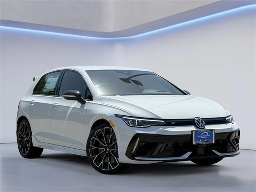 2025 Volkswagen Golf R 2.0 TSI photo 1