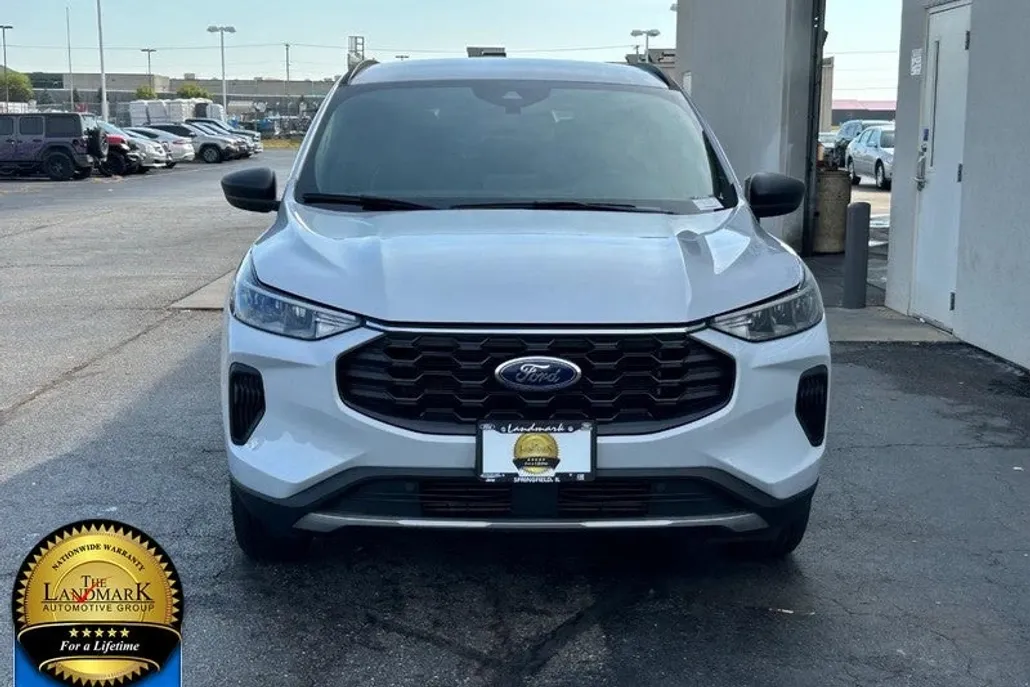 2025 Ford Escape ST-Line photo 1