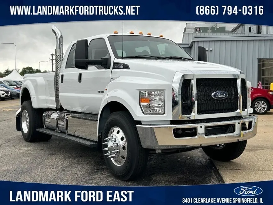 2025 Ford F-750 photo 1