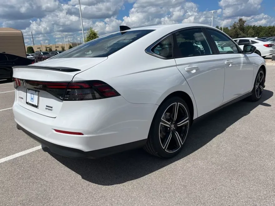 2025 Honda Accord Hybrid Sport photo 1