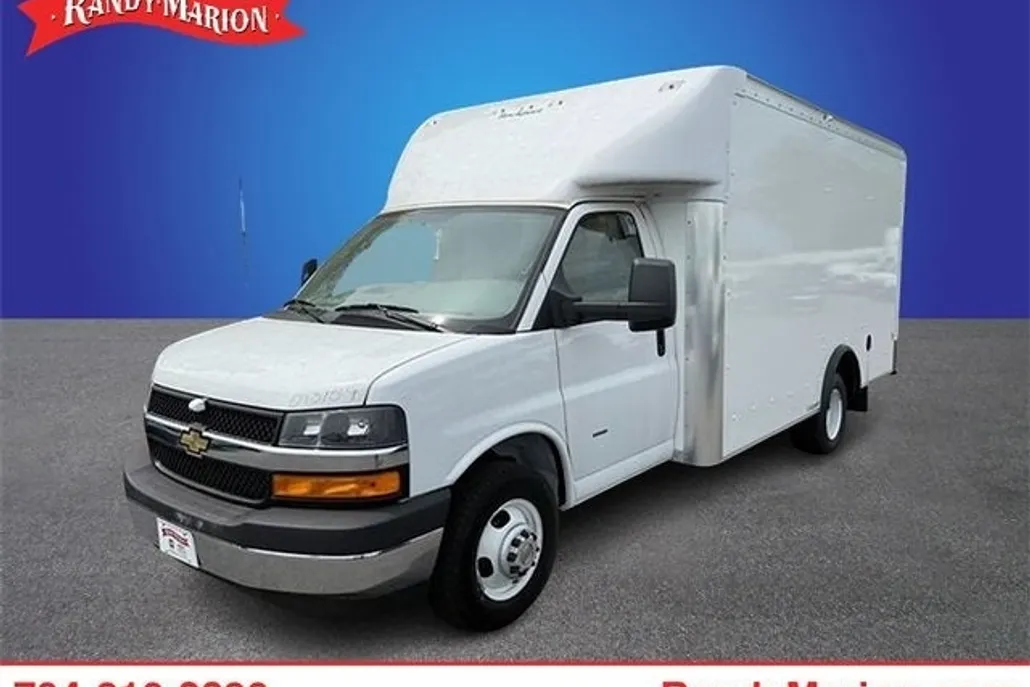 2023 Chevrolet Express Cutaway 3500 Work Van photo 1