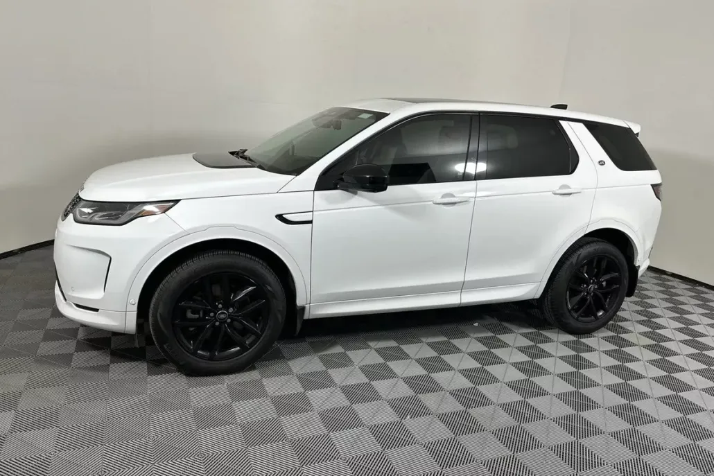 2024 Land Rover Discovery Sport S photo 1
