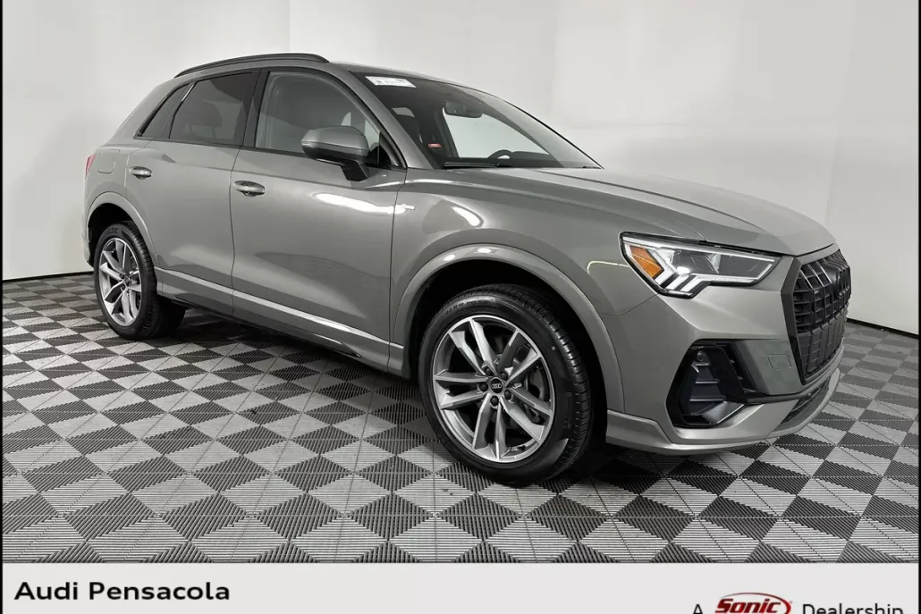 2025 Audi Q3 45 TFSI S line Premium photo 1