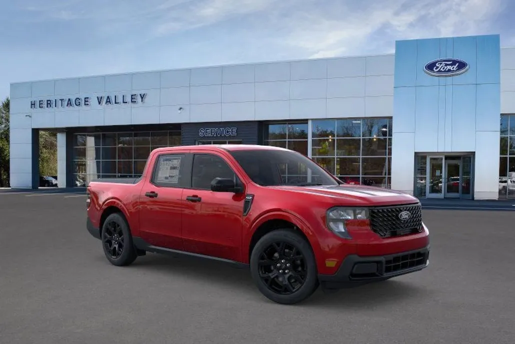 2025 Ford Maverick XLT photo 1