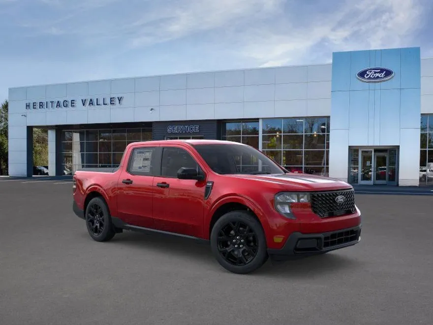 2025 Ford Maverick XLT photo 1
