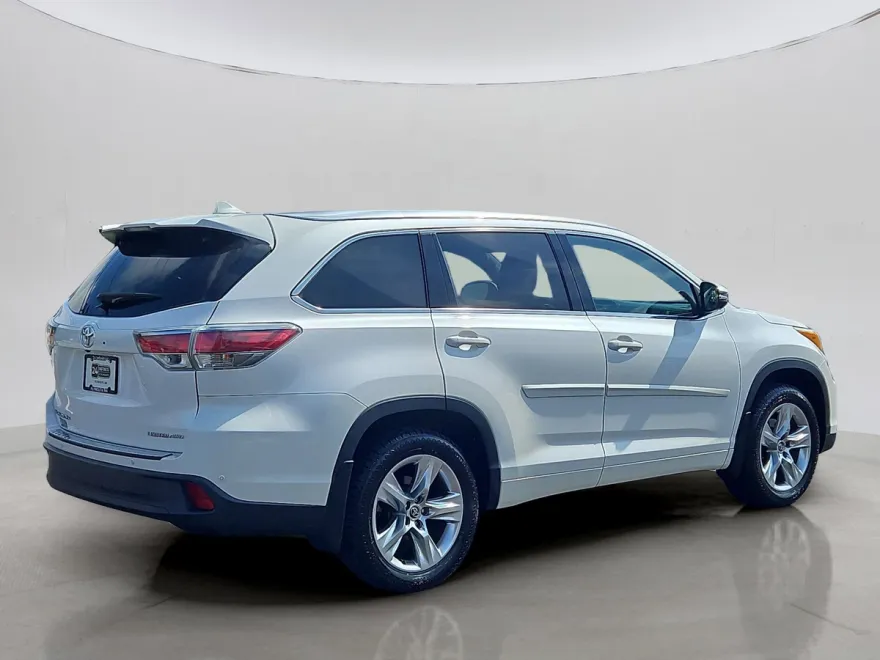 2016 Toyota Highlander Limited Platinum photo 1
