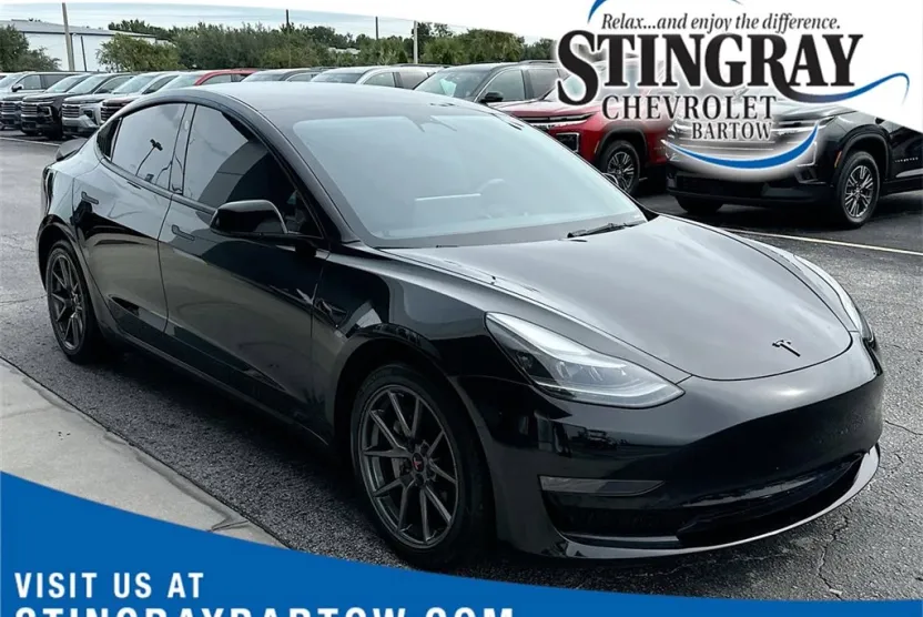 2023 Tesla Model 3 photo 1