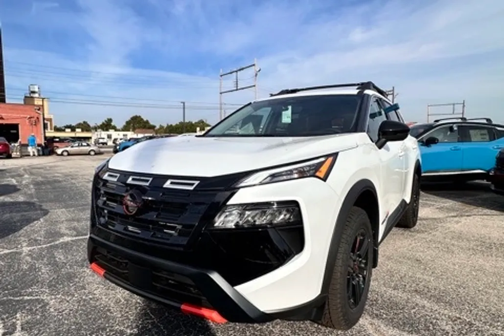 2026 Nissan Rogue SV photo 1
