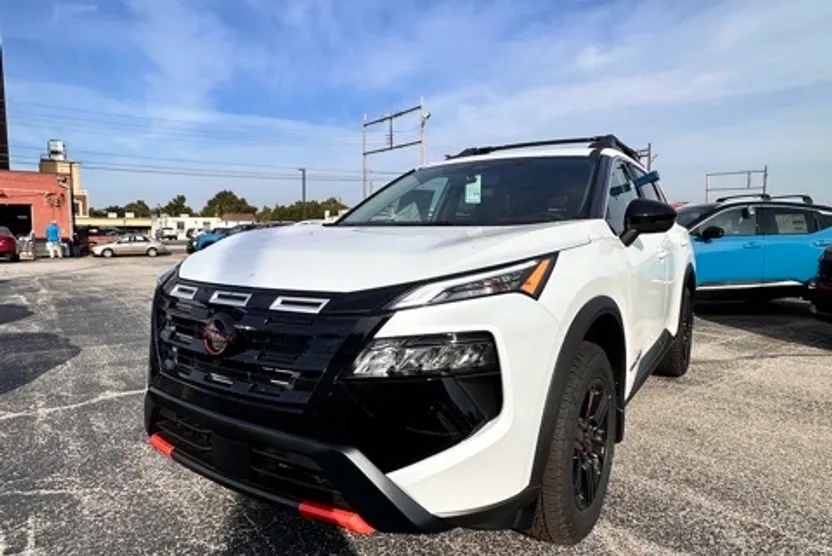 2026 Nissan Rogue SV photo 1