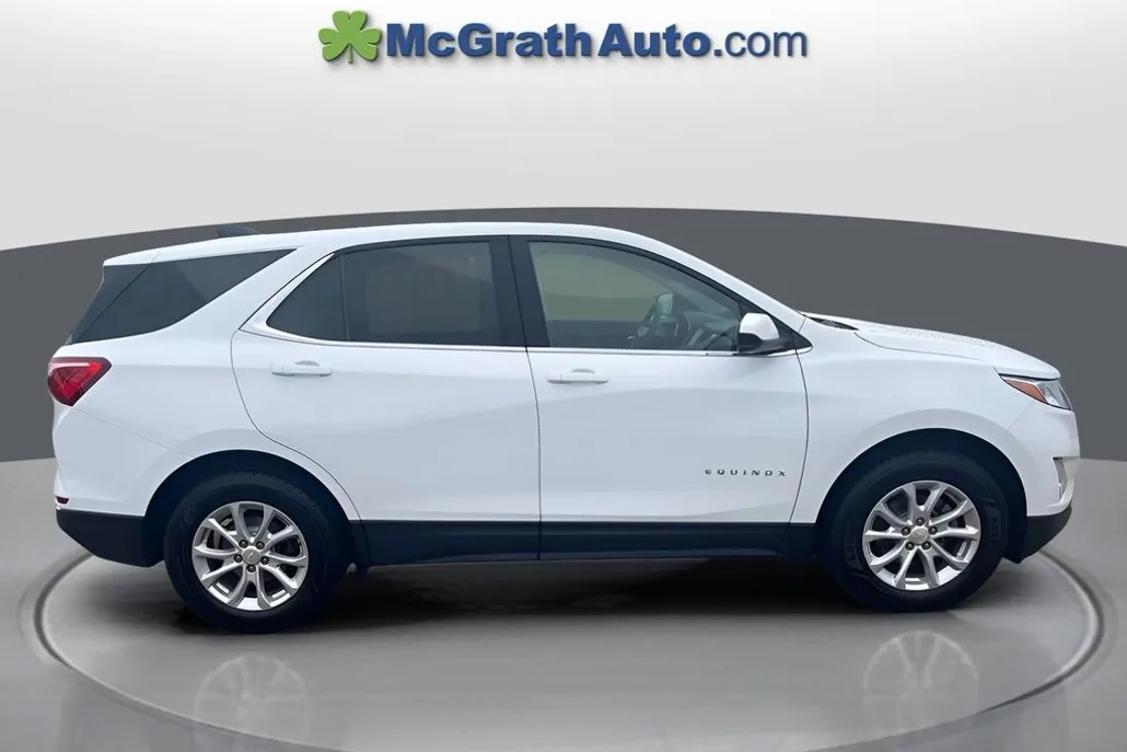 2020 Chevrolet Equinox LT photo 1