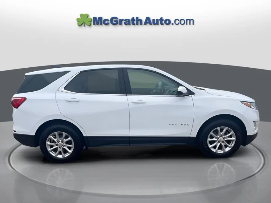 2020 Chevrolet Equinox LT photo 1