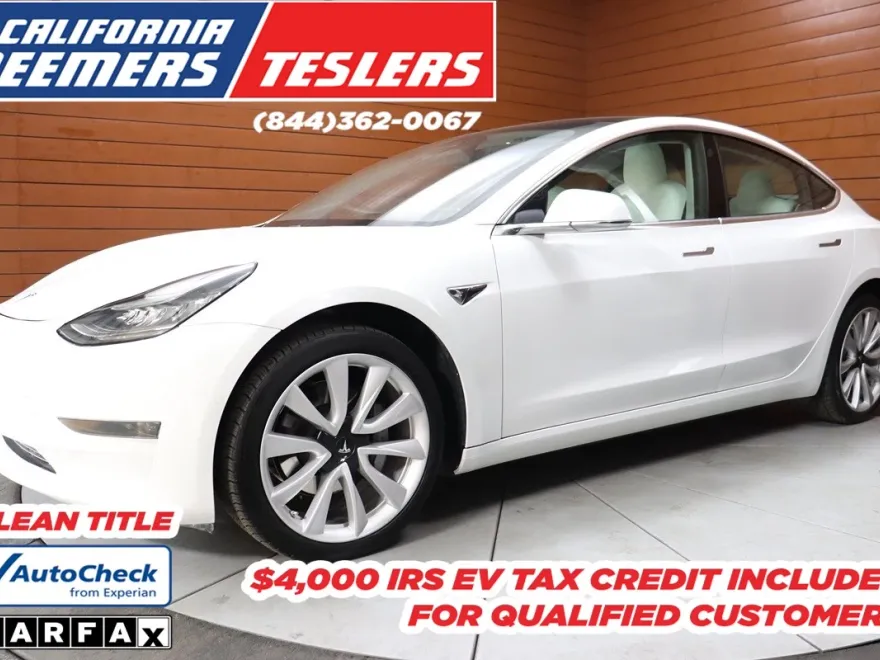 2020 Tesla Model 3 Long Range photo 1