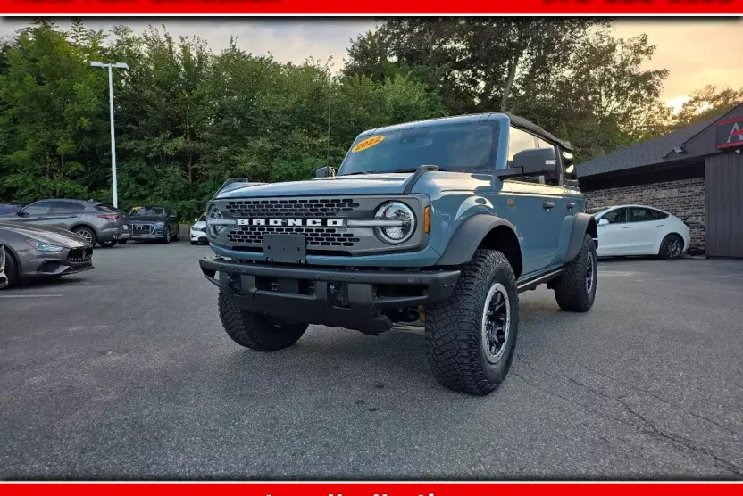2022 Ford Bronco Badlands photo 1