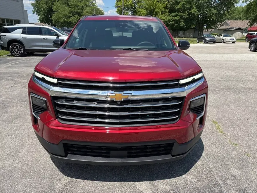 2025 Chevrolet Traverse photo 1