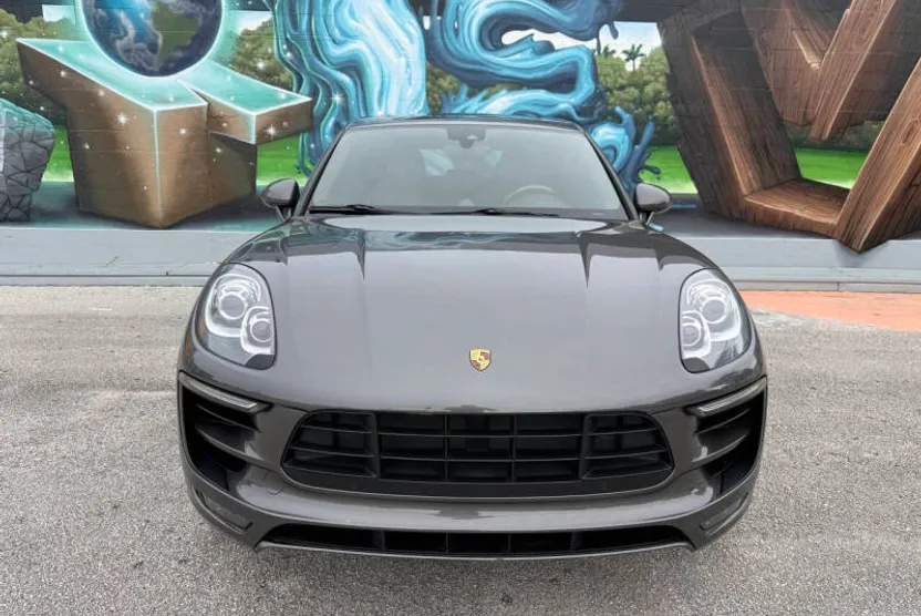 2016 Porsche Macan Turbo photo 1
