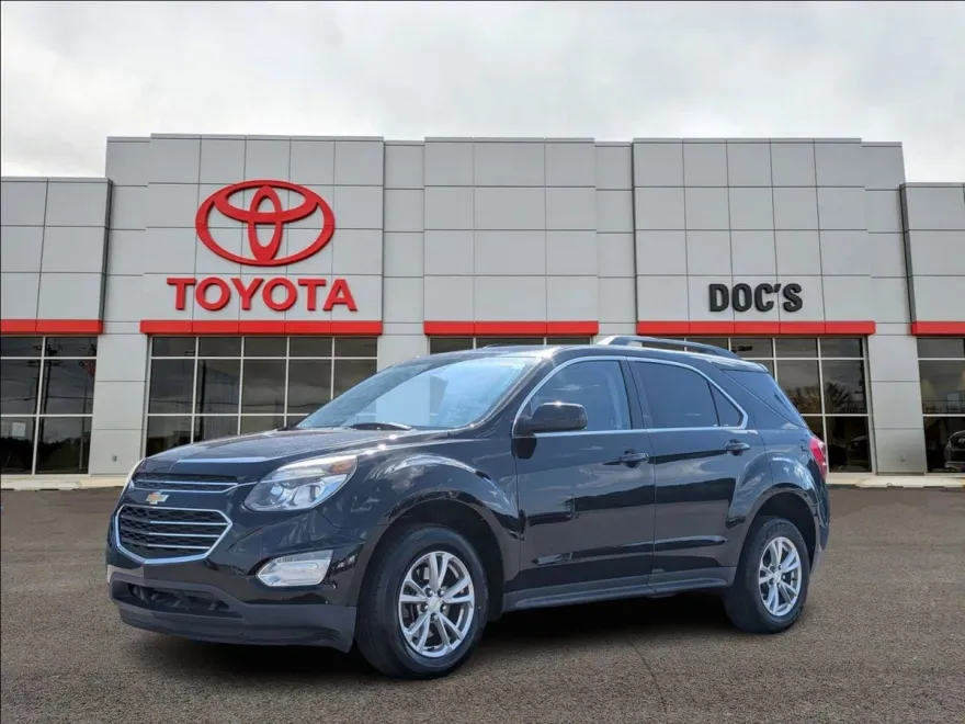 2017 Chevrolet Equinox LT photo 1