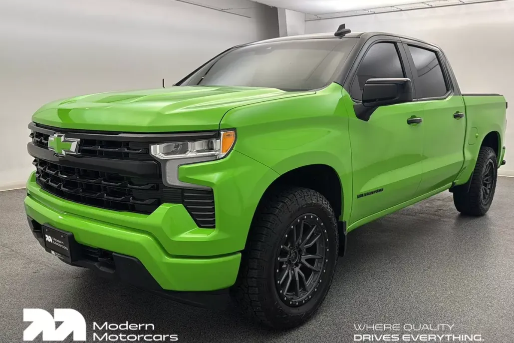2025 Chevrolet Silverado 1500 LT photo 1