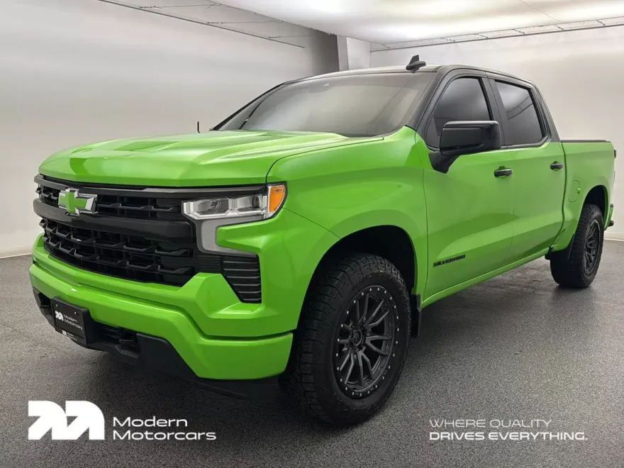 2025 Chevrolet Silverado 1500 LT photo 1