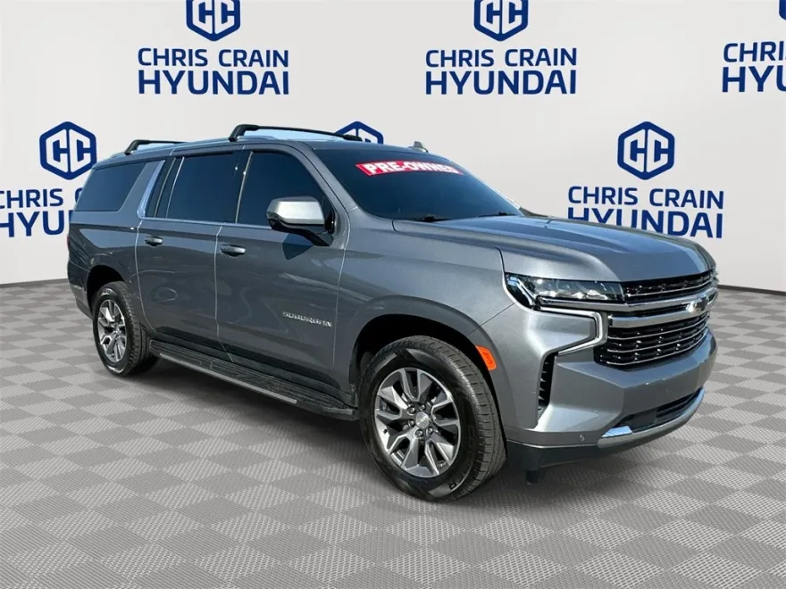 2022 Chevrolet Suburban LT photo 1
