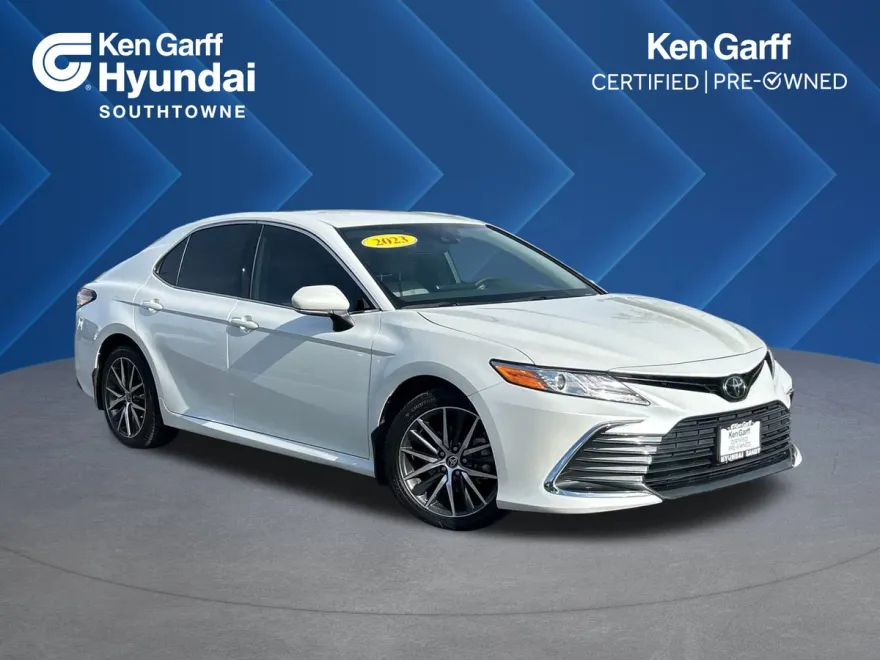 2023 Toyota Camry XLE photo 1