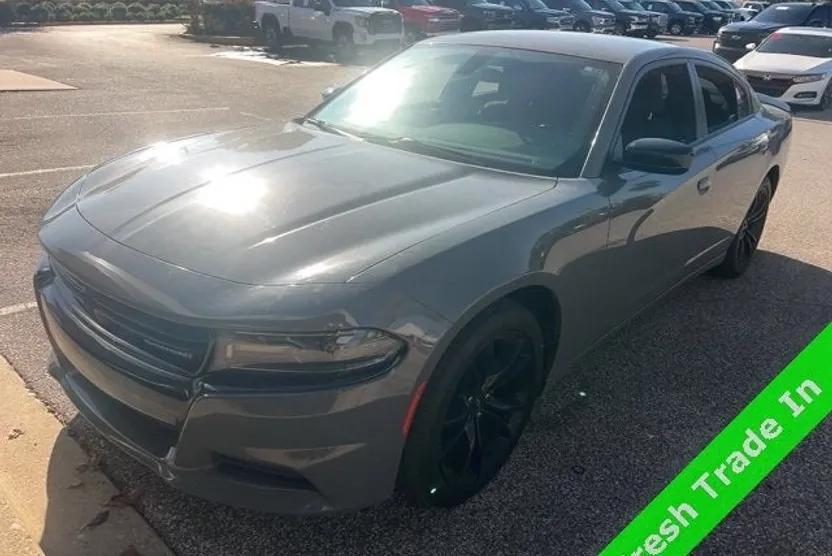 2018 Dodge Charger SXT photo 1