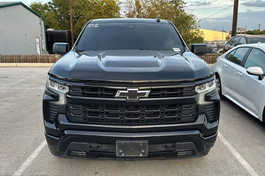 2024 Chevrolet Silverado 1500 RST photo 1