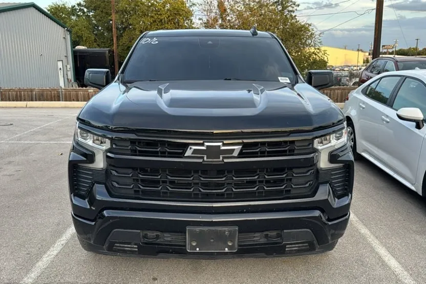 2024 Chevrolet Silverado 1500 RST photo 1