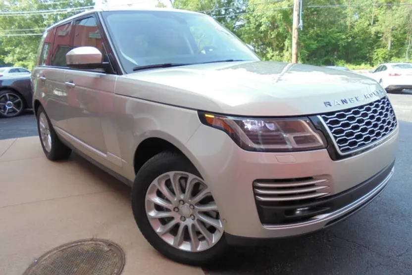 2019 Land Rover Range Rover HSE photo 1