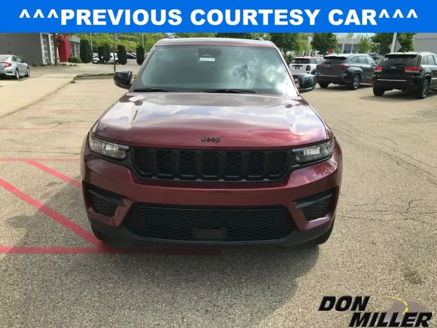 2025 Jeep Grand Cherokee Laredo Sport Altitude X photo 1