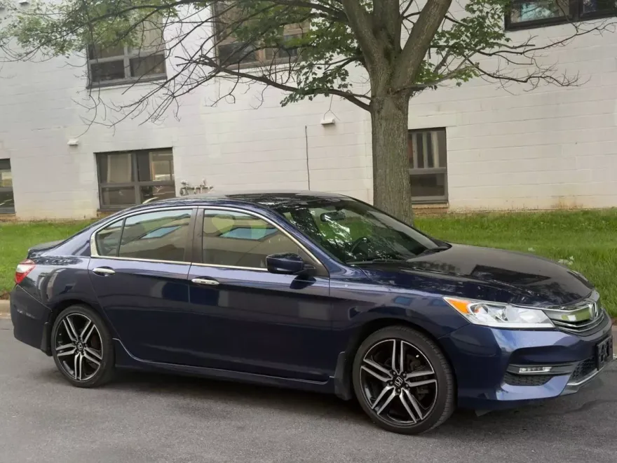2016 Honda Accord Sport photo 1