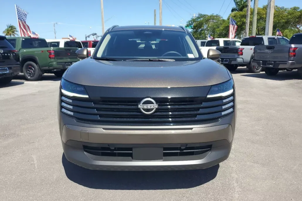 2025 Nissan Kicks SV photo 1