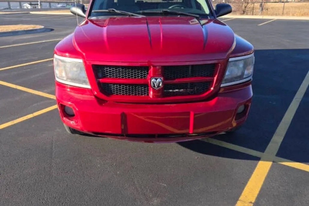 2010 Dodge Dakota Big Horn photo 1