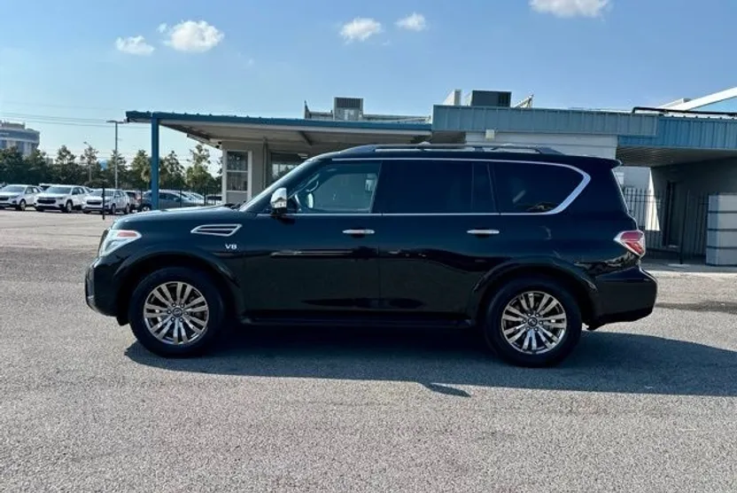 2019 Nissan Armada Platinum photo 1