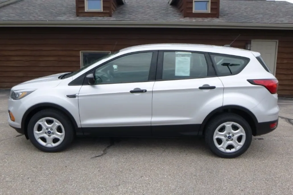 2019 Ford Escape S photo 1