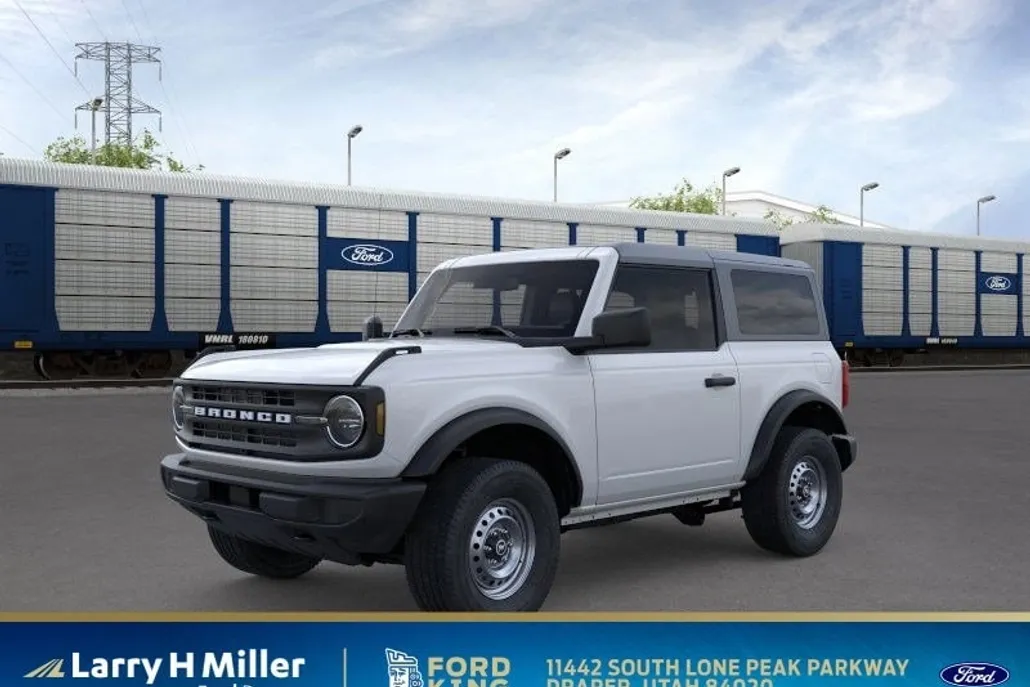 2025 Ford Bronco Base photo 1