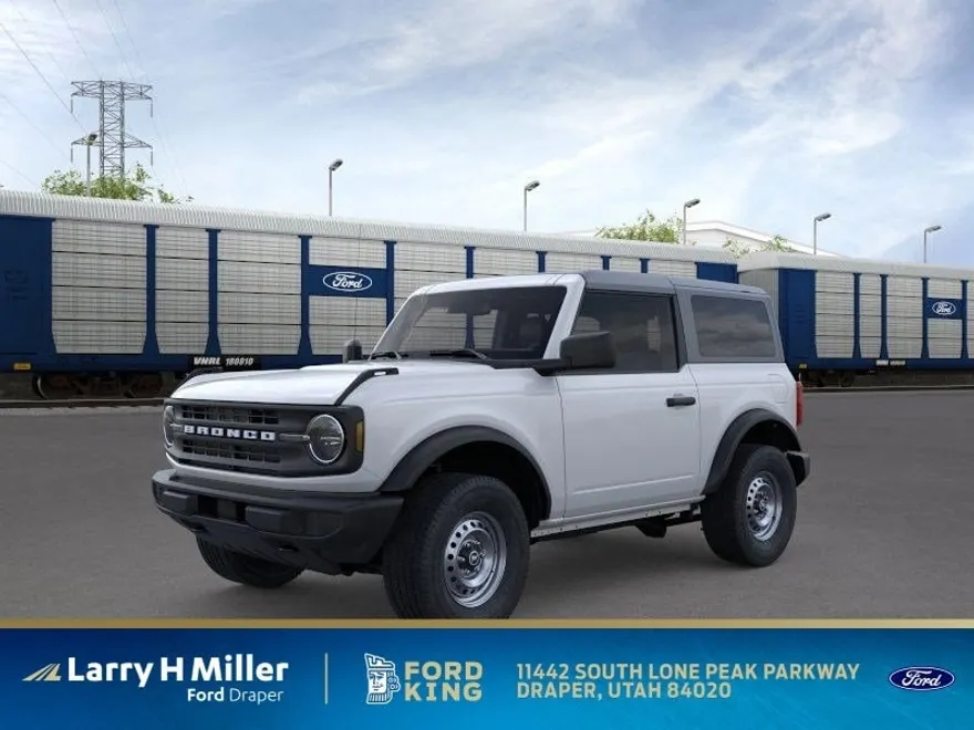 2025 Ford Bronco Base photo 1