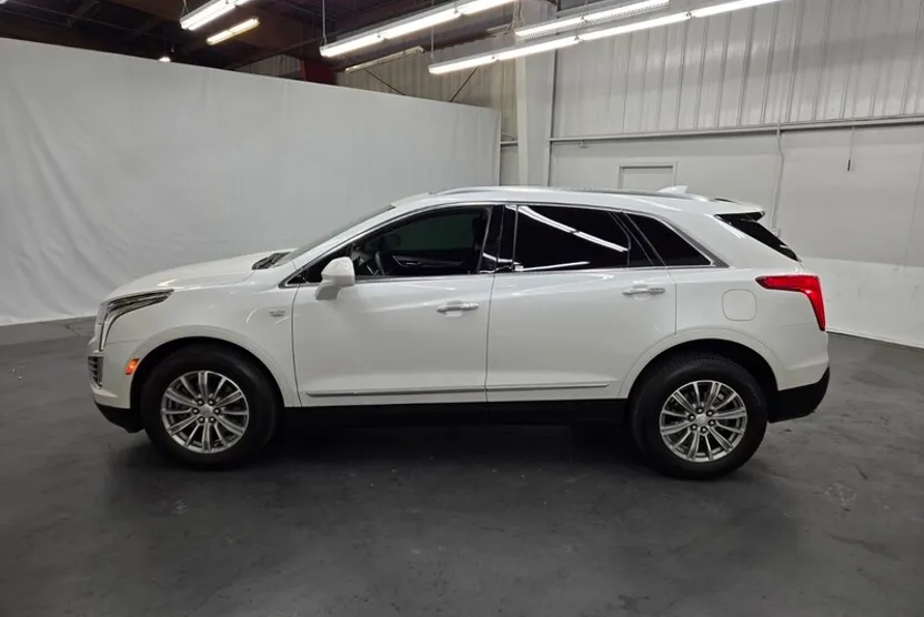 2017 Cadillac XT5 Luxury photo 1