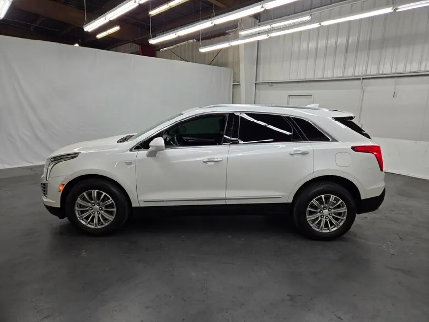2017 Cadillac XT5 Luxury photo 1