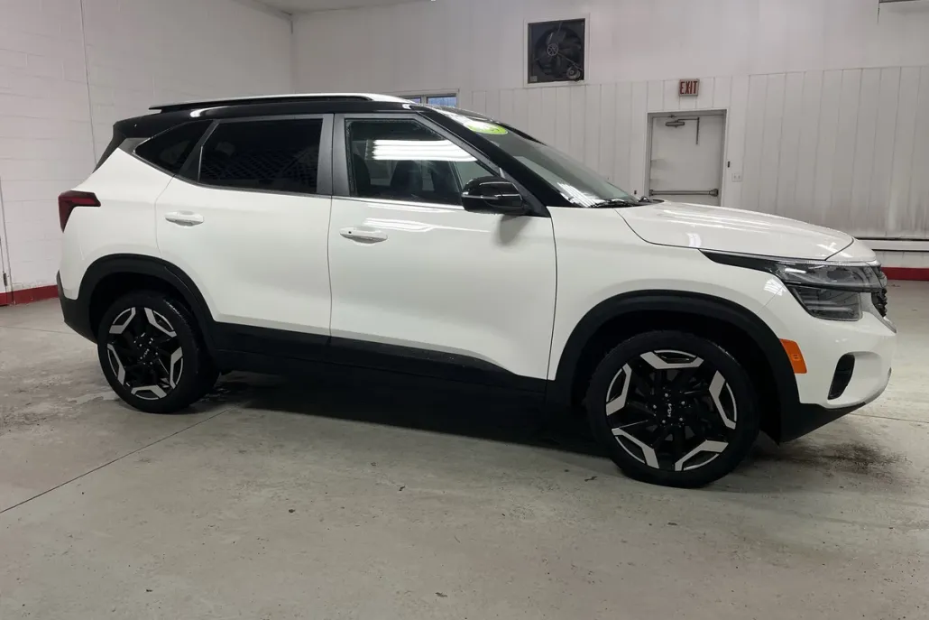2024 Kia Seltos SX photo 1