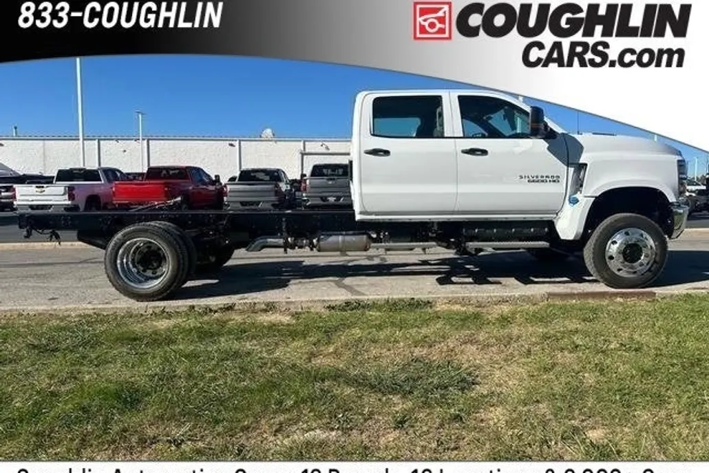 2024 Chevrolet Silverado 6500HD Work Truck photo 1