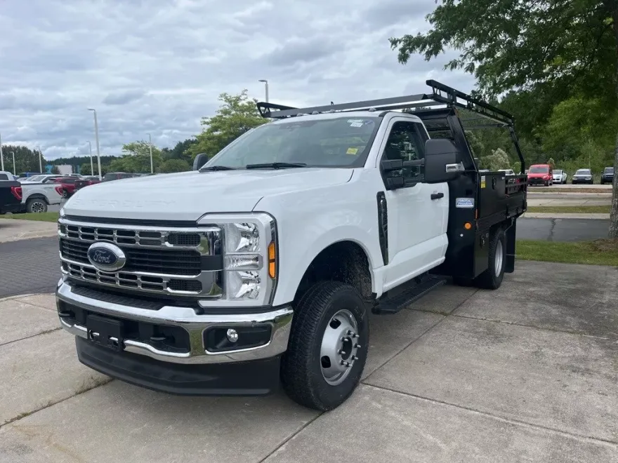 2024 Ford F-350 XL photo 1