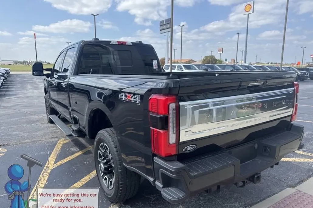 2024 Ford F-350 Platinum photo 1