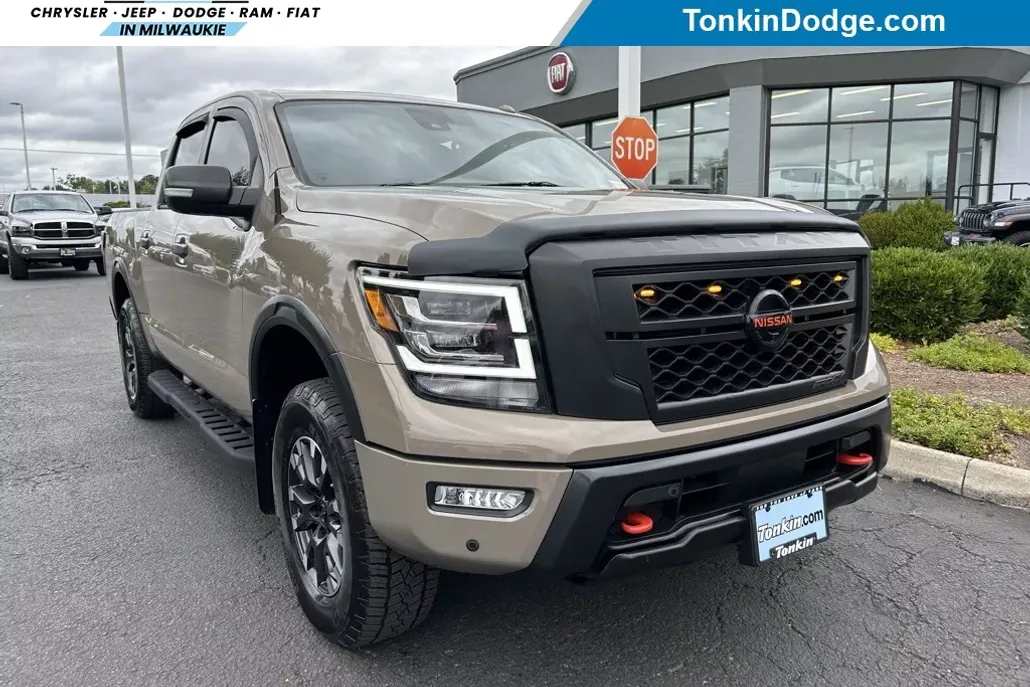 2021 Nissan Titan PRO-4X photo 1